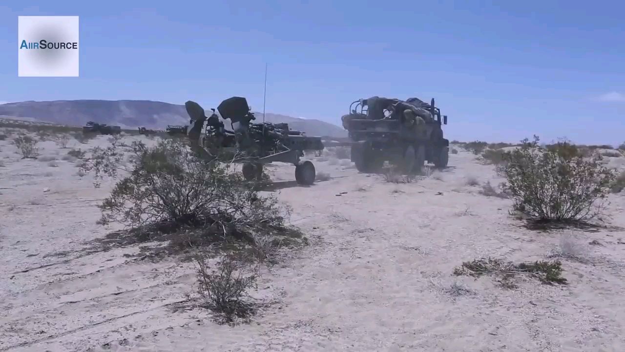 美国海军陆战队发射M777 155毫米榴弹炮